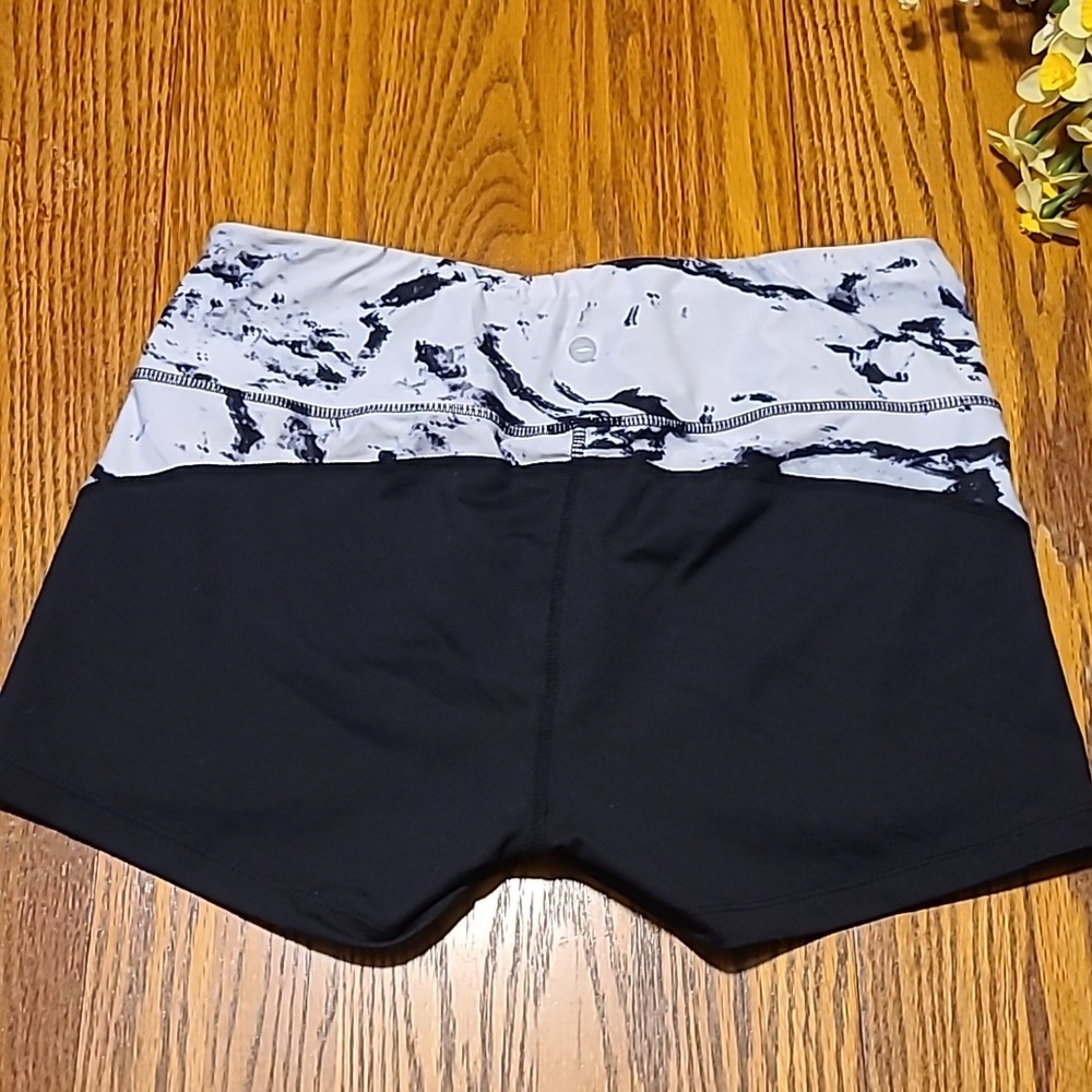 Avia Athletic Shorts  - Ladies Medium - Picture 7 of 7